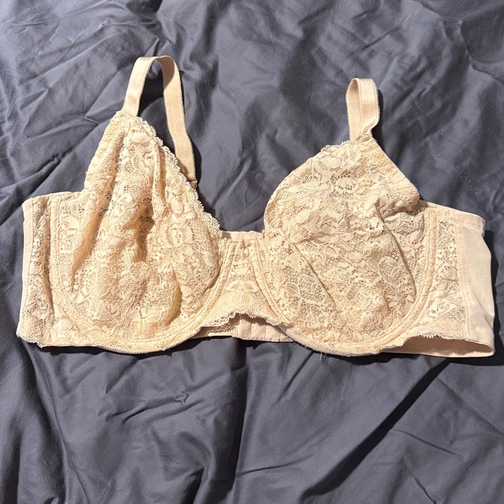 Torrid Lace Underwire Full Coverage Bra in Cream